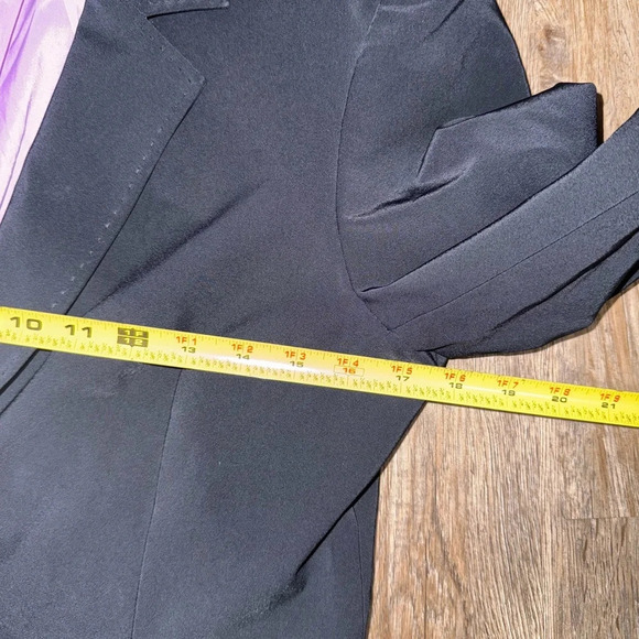 Tahari • Navy Single Button Blazer - Picture 6 of 11